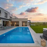 Bella By Seeadria Agency Villa Brtonigla