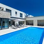 Villa Bella By Seeadria Agency