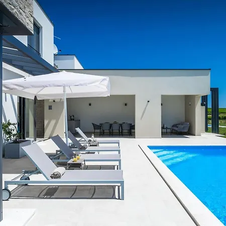 Bella By Seeadria Agency *