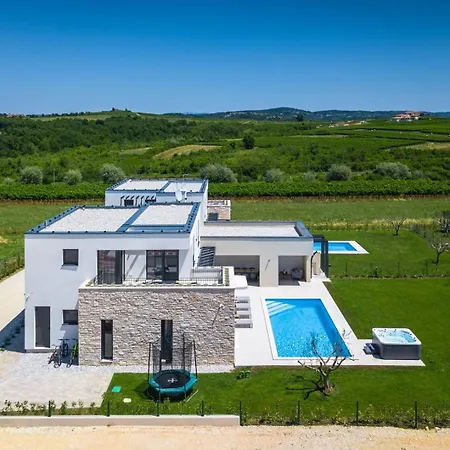 Bella By Seeadria Agency Brtonigla