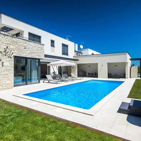 Bella By Seeadria Agency * Brtonigla