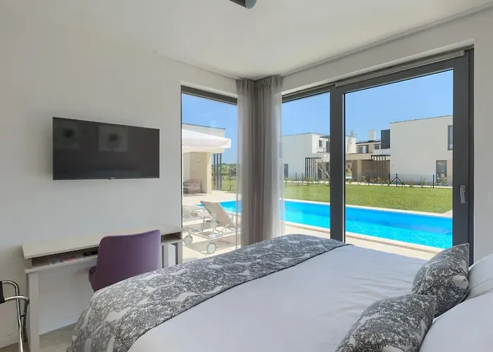 Bella By Seeadria Agency *