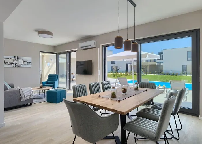 Bella By Seeadria Agency *