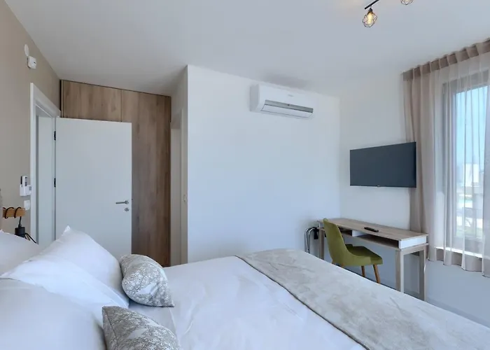 Bella By Seeadria Agency *