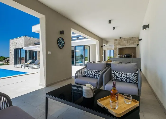 Bella By Seeadria Agency *