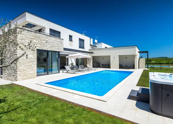 Bella By Seeadria Agency * Brtonigla